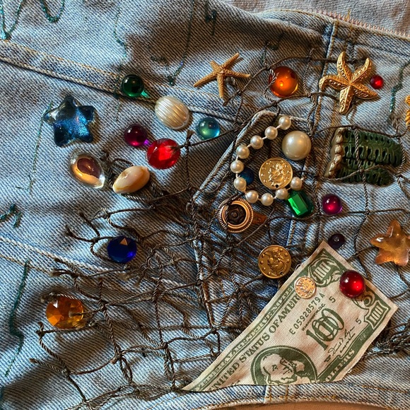 Super groovy vest! - Picture 2 of 3